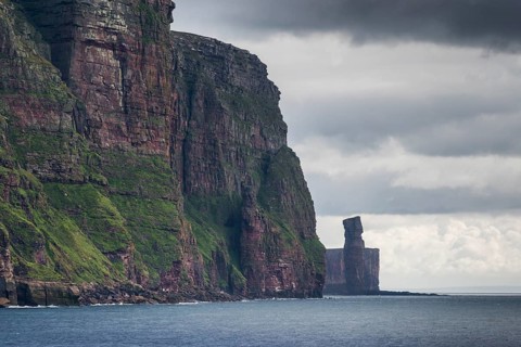 Old Man of Hoy, rocky outcrop off the island of Hoy, Orkney Islands, Scotland, Great Britain