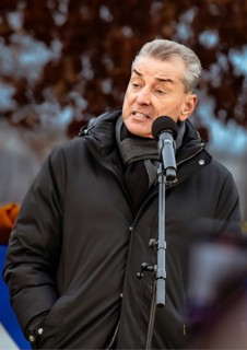 Publicist Michel Friedman gives a speech at the rally. The demonstrators gathered under the heading