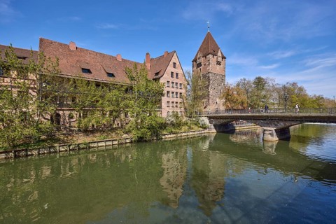Schuldturm, river Pegnitz, bridge, historical buildings, house, trees, reflections, water surface,