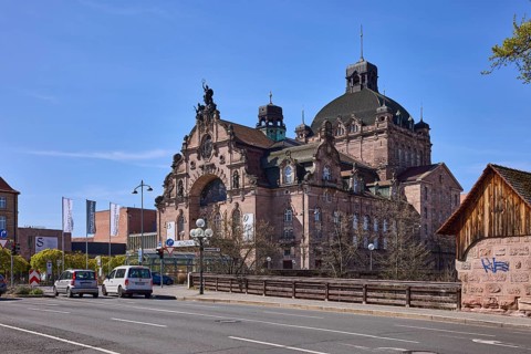 Nuremberg State Theatre, opera and theatre, lantern, vehicles, blue sky, cirrostratus clouds,