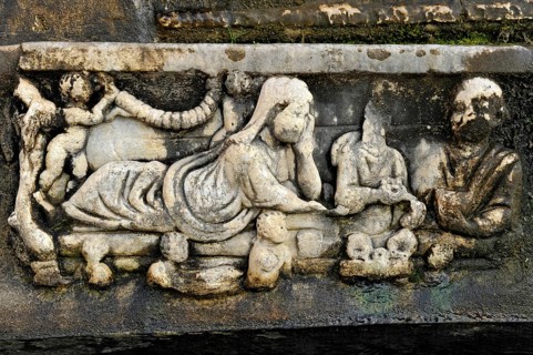 Relief frieze on the Fontana della Rometta e di Roma fountain, Renaissance garden of the Villa