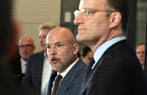 On the right, the chairman of the CDU/CSU parliamentary group, Jens Spahn (CDU), and his deputy