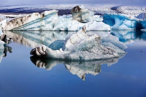 Icebergs in the morning light, Jökulsárlón glacier lagoon, Jökulsarlon, glacial lake, Vatnajökull