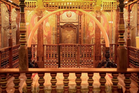 Temple of the sacred Tooth Relic or Sri Dalada Maligawa, Door of the Chamber of the relic in the