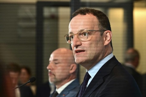 On the right, the chairman of the CDU/CSU parliamentary group, Jens Spahn (CDU), and his deputy