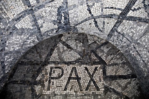 Bittermark memorial, memorial site, detail of the crypt with the word PAX, artist Léon Zack,