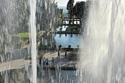 Neptune Fountain, Fontana di Nettuno, fish ponds, Renaissance garden of Villa d'Este, water
