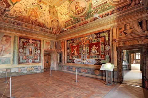 Stanza della Nobiltà, aristocratic hall, Roman Mannerist frescoes, Villa d'Este residential palace,