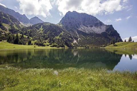 Lower Gaißalpsee, behind Rubihorn, near Oberstdorf, Oberallgäu, Allgäu Alps, Allgäu, Bavaria,
