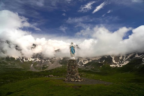 Statue of the Madonna La Vierge de Troumouse in the Cirque de Troumouse basin in the Pyrenees