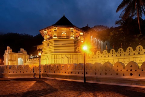 Temple of the sacred Tooth Relic or Sri Dalada Maligawa, Octagonal tower at sunrise, Kandy, Sri