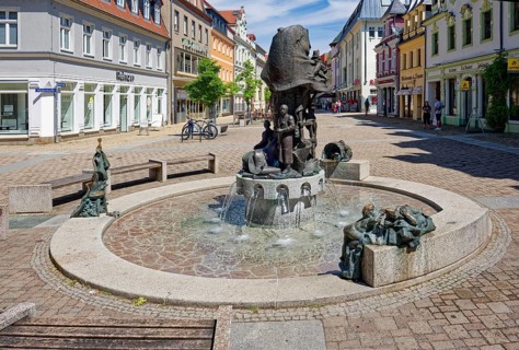 Boot fountain by sculptor Vinzenz Wanitschke at Döbeln's Niedermarkt, Old Town, Döbeln, Saxony,