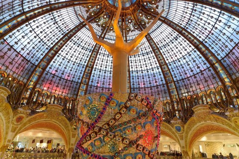 Upside-down Christmas tree, Galeries Lafayette, Paris, Île-de-France, France