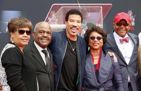 Lionel Richie at Lionel Richie Hand And Footprint Ceremony held at the TCL Chinese Theatre in