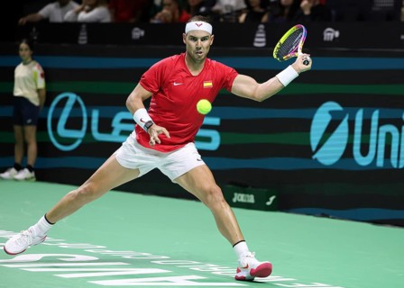 Der spanische Tennisspieler Rafael Nadal in Aktion bei den Davis Cup Finals 2024, Palacio de