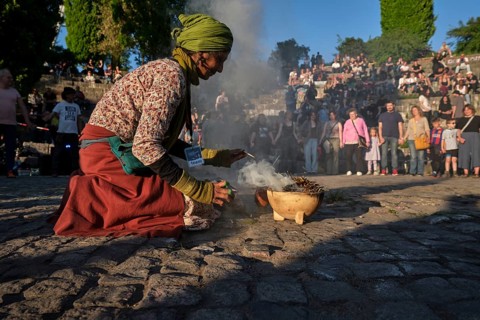Germany, Berlin, 30.04.2025, Peaceful Walpurgis in Mauerpark, Amphitheatre, Preparation Peace