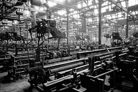 Shut down textile mill due to labour unrest, Bombay now Mumbai, Maharashtra, India