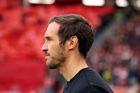 Head coach / coach Julian Schuster (SC Freiburg) at the minute of silence for the Holocaust in