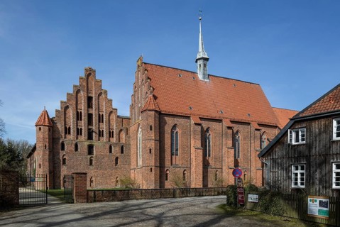 Wienhausen b Celle former Cistercian monastery 93921 left west wing of the monastery right