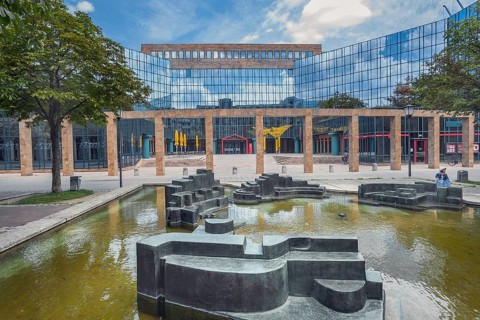 Fountain system by Eduardo Paolozzi, Polygraphia nova 1989, and administration centre of