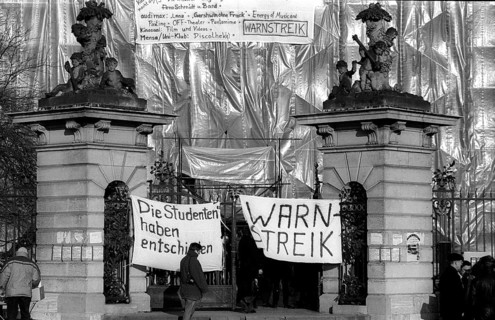 Germany, Berlin, 17 January 1991, Humboldt University, strike, warning strike