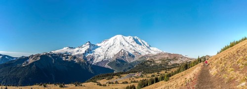 Cloudless view on Mt Rainier from Mt Fremont Lookout Trail, USA