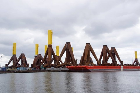 Tripods in the overseas harbour of Bremerhaven, Germany