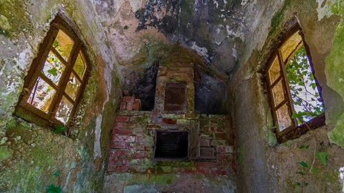 Abandoned places such as factories, farmhouses, shops, houses, facilities and clinics in Germany