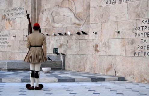Evzone in front of the tomb of the unknown soldier in front of Athens parliament