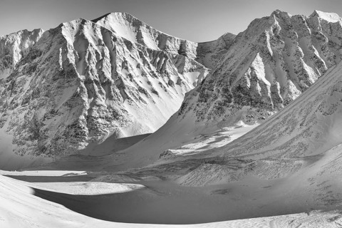 Mountain peak in the valley Unna Reaiddavaggi, Kebnekaisefjaell, Norrbotten, Lapland, Sweden, March