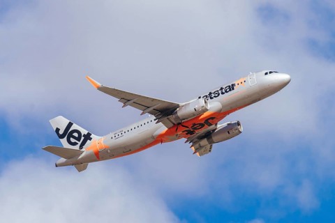 MELBOURNE, AUSTRALIA - SEPTEMBER 07, 2024: A Jetstar Airbus A320-232 takes off from Melbourne on