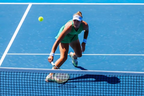 MELBOURNE, AUSTRALIA, JANUARY 12: Mirra Andreeva of Russia plays against Danielle Collins plays