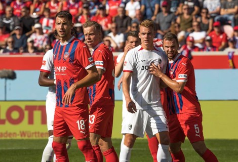 Football match, from left to right Marvin PIERINGER 1.FC Heidenheim, Lennard MALONEY 1.FC