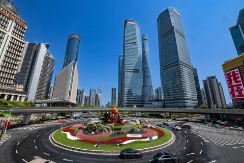 Skyscraper, roundabout, IFC Tower, Shanghai Tower, Pudong, Shanghai, People's Republic of China