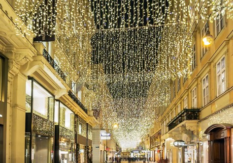 A street in the Centre of Vienna in the evening before Christmas