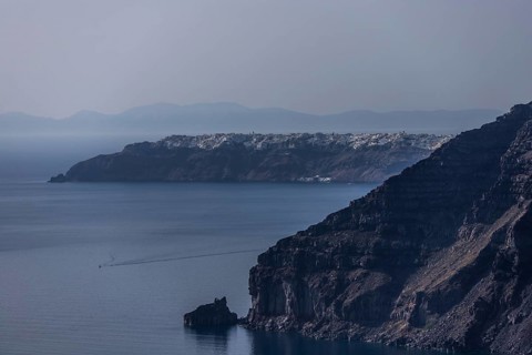 Oia, village on the crater rim, Santorini Island, Cyclades, Greece