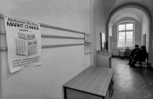 Germany, Merseburg, 15.01.1992, Labour Office Merseburg, market economy poster: Take your market,