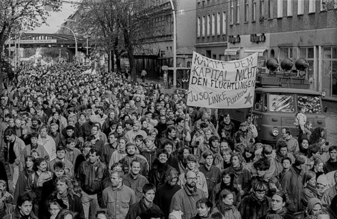 Germany, Berlin, 9 November 1991, demonstration on 9 November (Reichskristallnacht), in