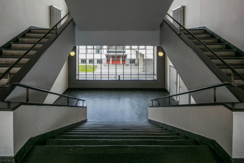 Dessau, Bauhaus, Walter Gropius 1925-26, staircase with view of the former vocational school