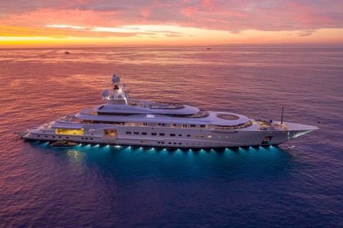 Aerial view of 115 metre motor yacht PELORUS, built in 2003 by the Bremen shipyard Lürssen Yachts
