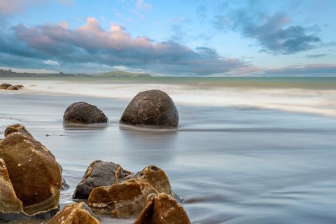 Scenic Moeraki Boulders at the east coast of New Zealands South Island