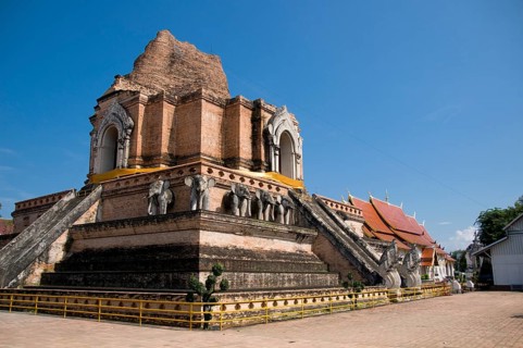 Wat Chedi Luang translates literally from the Thai as ‘Monastery of the Great Stupa'. Construction