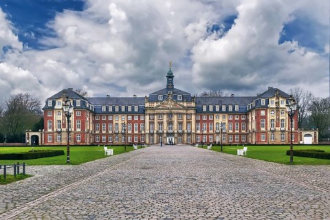 University of Münster is a public university located in the city of Munster, North Rhine-Westphalia