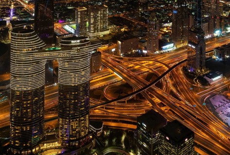 A picture of the Address Sky View Hotel and the busy Al Safa Street and Sheikh Zayed road