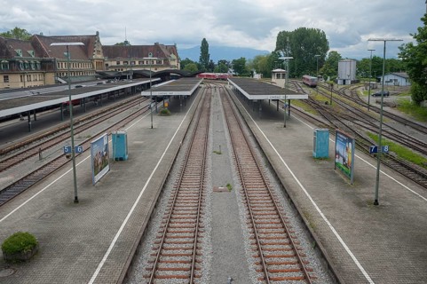 02.06.2016, Lindau, Germany, Europe, An elevated view of empty platforms at the main railway