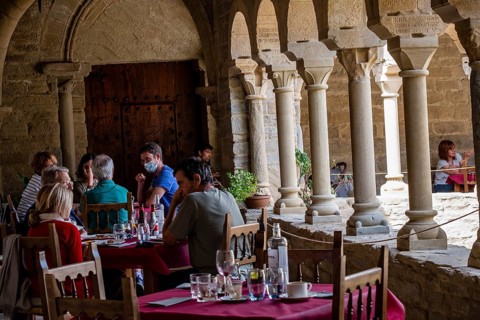 Cloister of the former cathedral of San Vicente, Roda de Isábena, Isábena Valley, Huesca, Spain