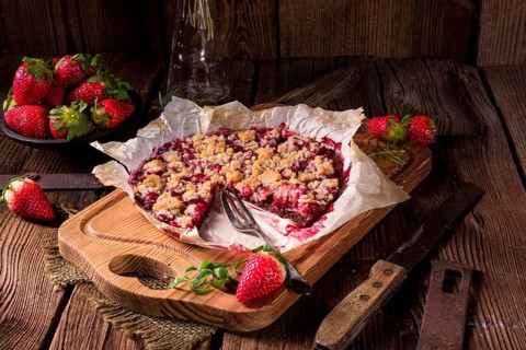 Strawberry chocolate tart