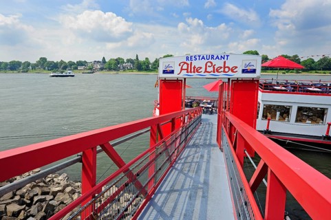 Pedestrian bridge to Restaurant Schiff, Rhine, Rheinallee, Königswinter, Königswinter, Rhineland,