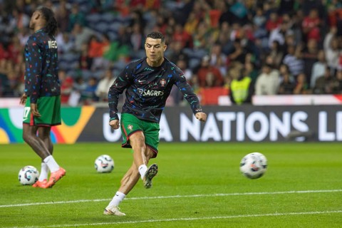 Football match, Cristiano RONALDO CR7 Portugal warming up in front of the match with left foot shot
