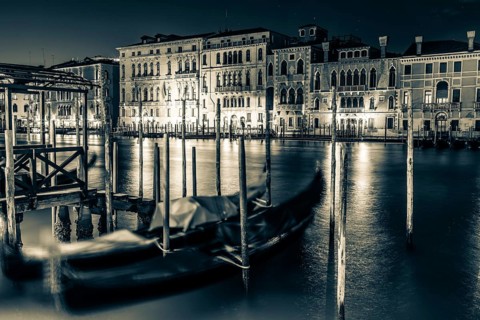 Venetian gondolas, boat dock at the customs office on the Grand Canal, Gondola Traghetto Dogana,